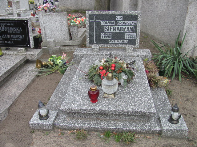 Grób Bronisław Sieradzan